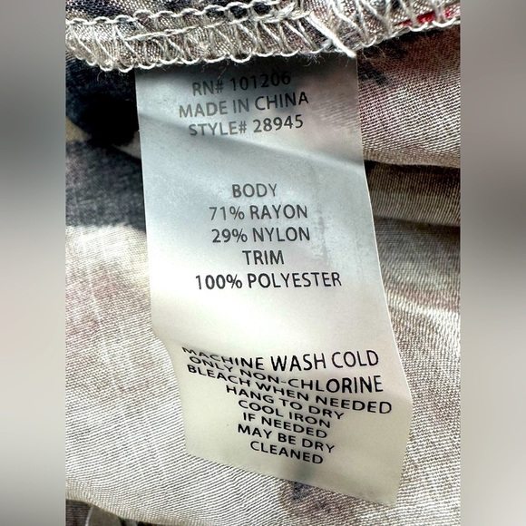 Soft Surroundings Long Sleeve Button Front Floral Print Long Tunic Blouse Size L - Picture 6 of 6